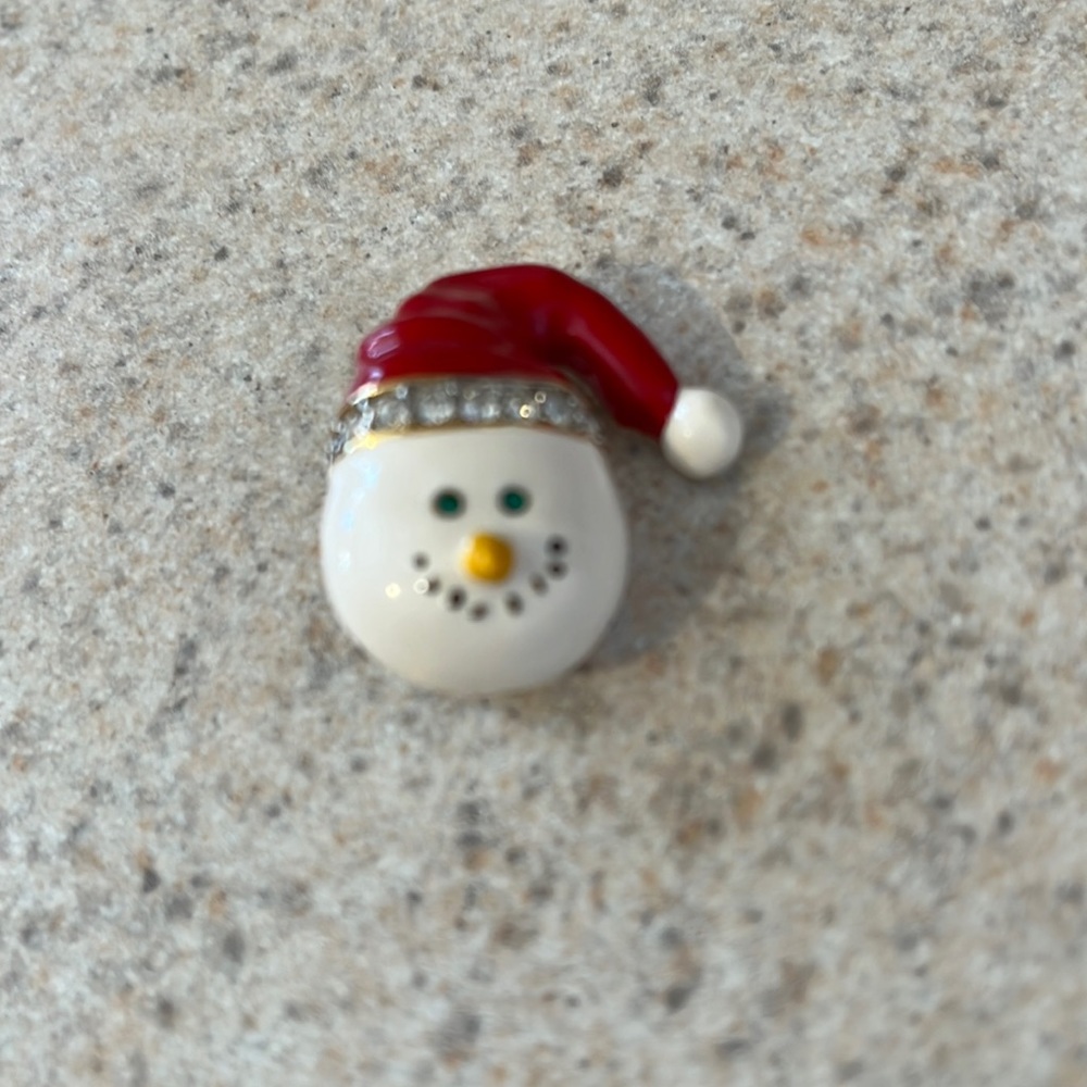 Snowman pin, great condition, 1”x1”